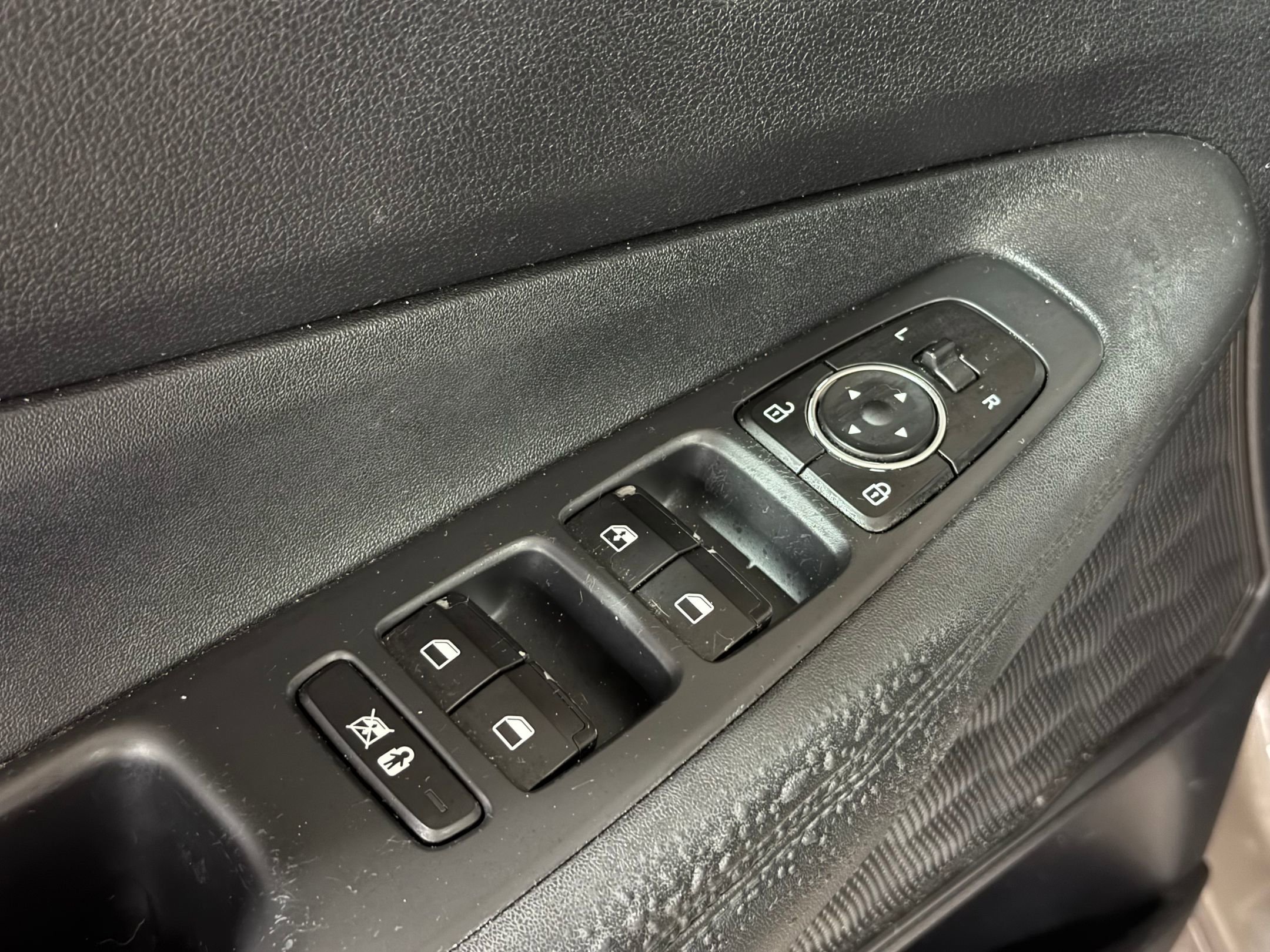 Used 2019 Hyundai Santa Fe SE image 21