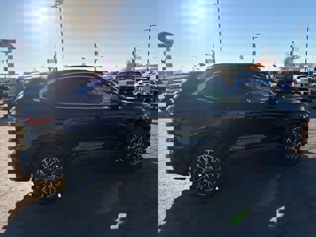 Used 2024 Ford Escape SE w/ PHEV Premium Package image 9