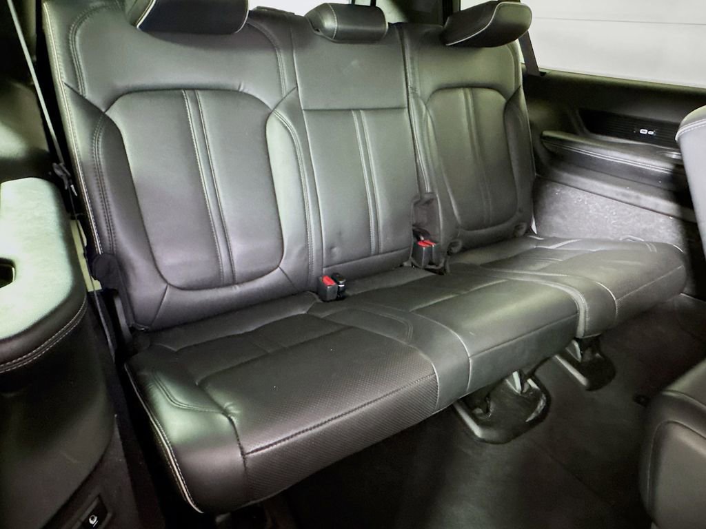 Used 2024 Jeep Grand Wagoneer L Series II w/ Quick Order Packagew 28T AWD/4WD image 28