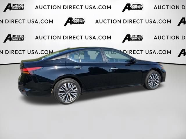 Used 2024 Nissan Altima 2.5 SV FWD image 9