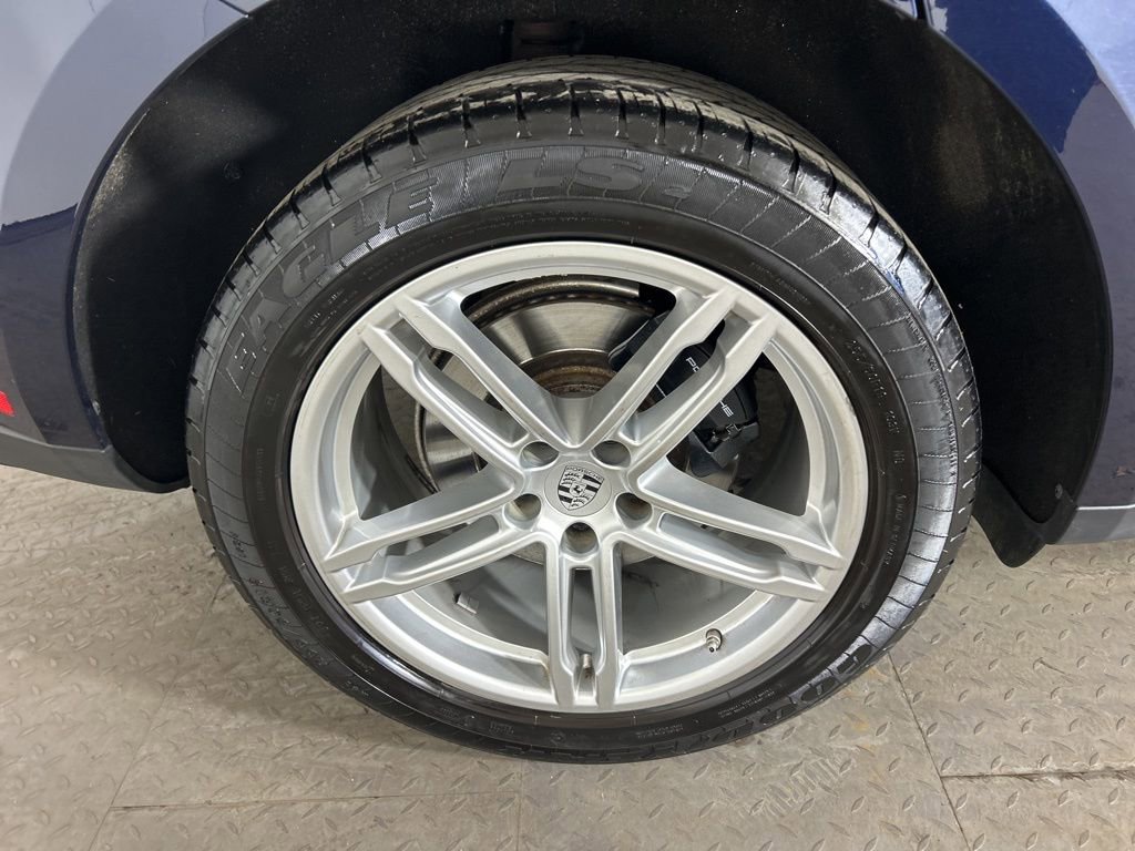 Certified 2022 Porsche Macan image 12
