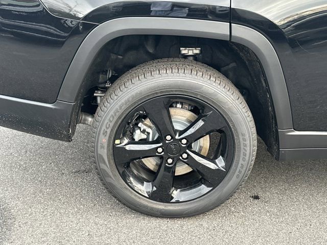 New 2025 Jeep Grand Cherokee L Limited w/ Black Appearance Package image 19