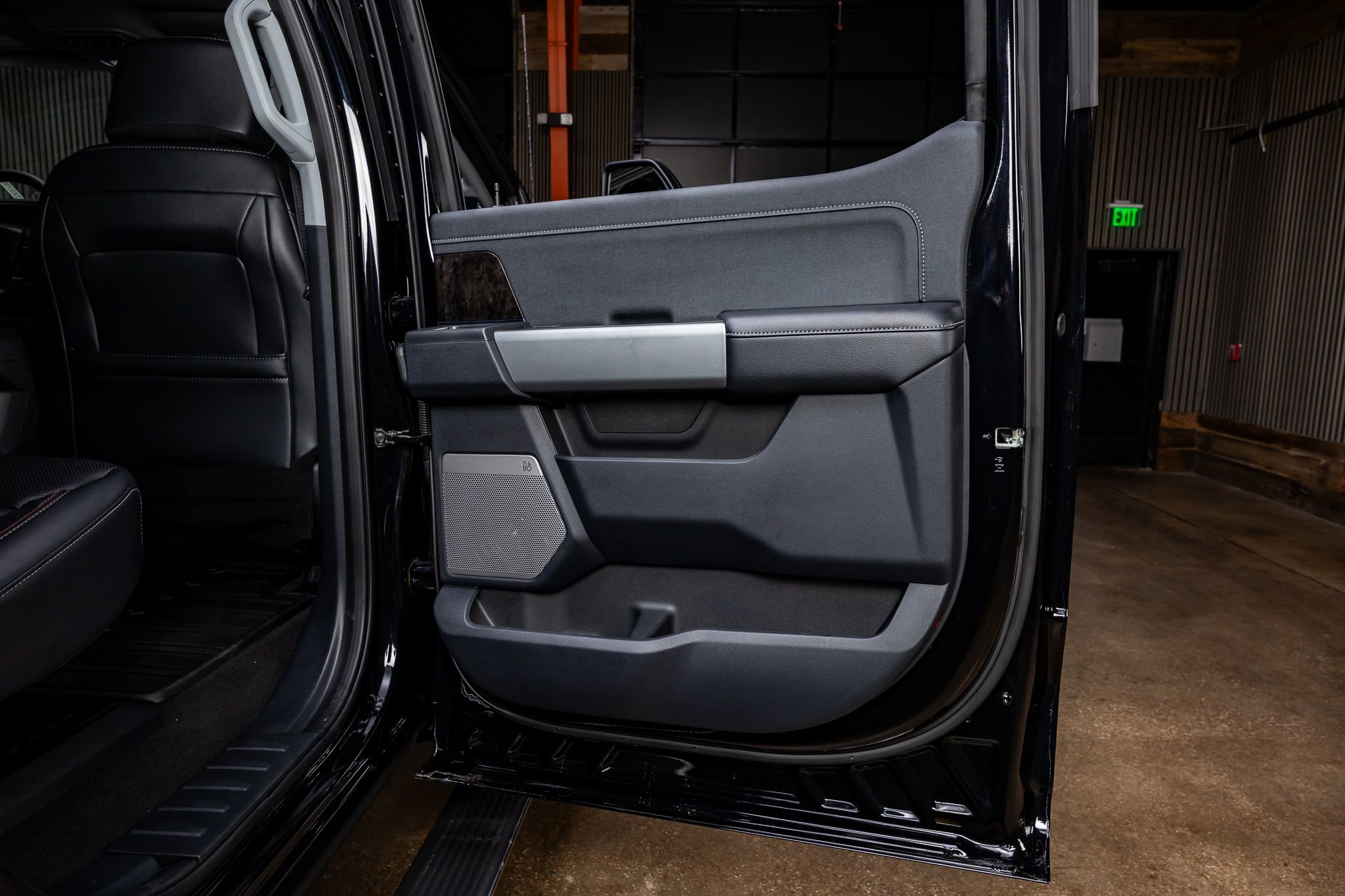 Used 2024 Ford F350 Lariat w/ Lariat Ultimate Package image 39