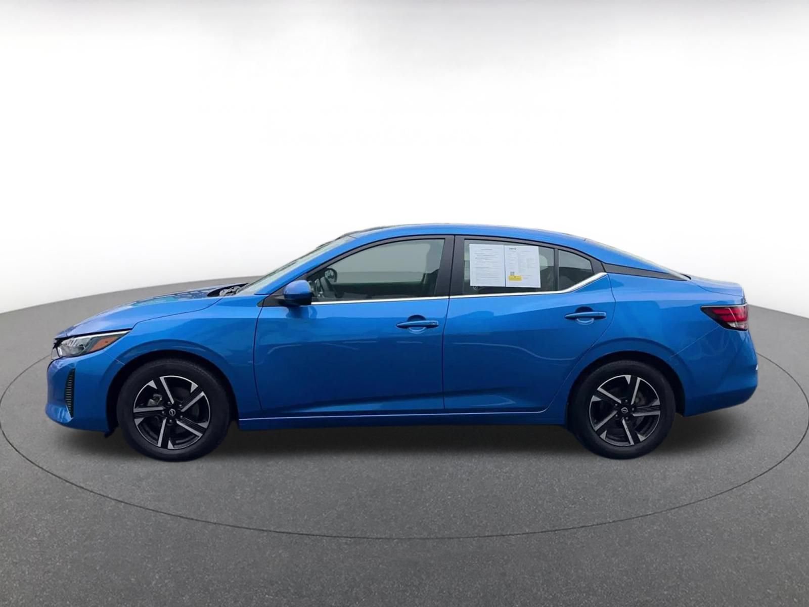 Used 2025 Nissan Sentra SV FWD image 9