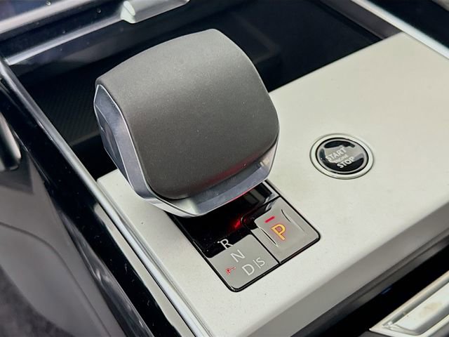 New 2026 Land Rover Range Rover SE image 19