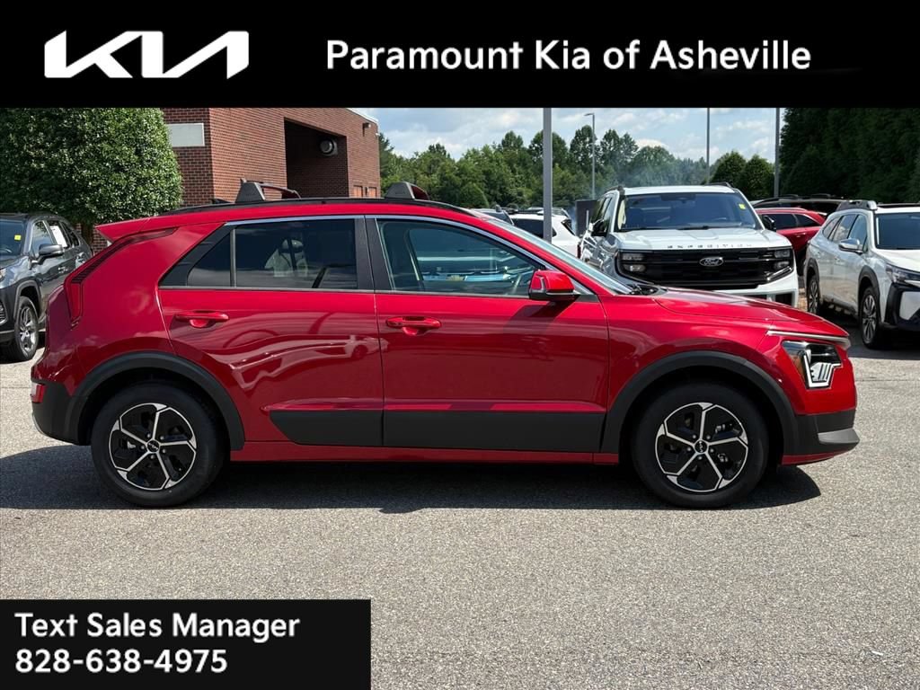 Certified 2025 Kia Niro EX FWD image 6