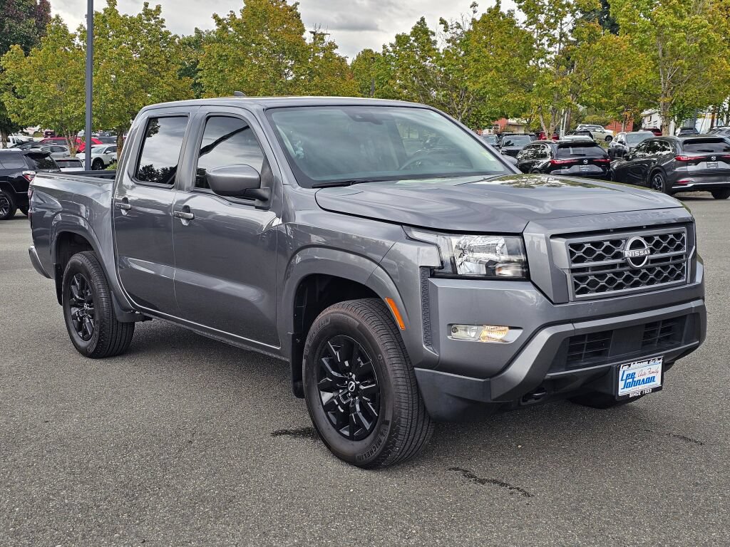 Used 2022 Nissan Frontier SV AWD/4WD image 3