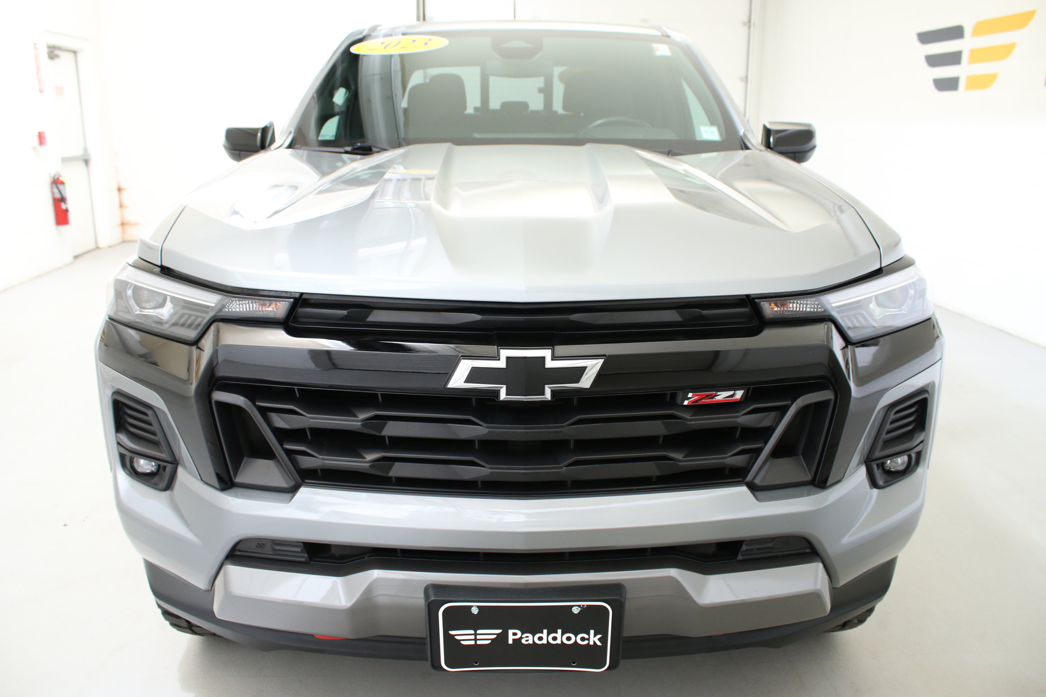 Used 2023 Chevrolet Colorado Z71 AWD/4WD image 2