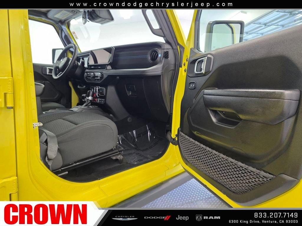 Used 2024 Jeep Wrangler Unlimited Rubicon 4xe image 23