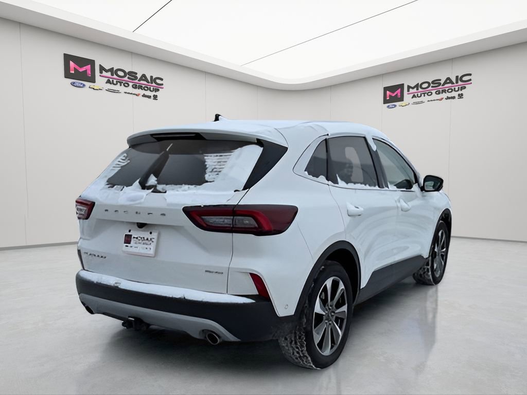 Used 2023 Ford Escape Platinum w/ Premium Technology Package image 9