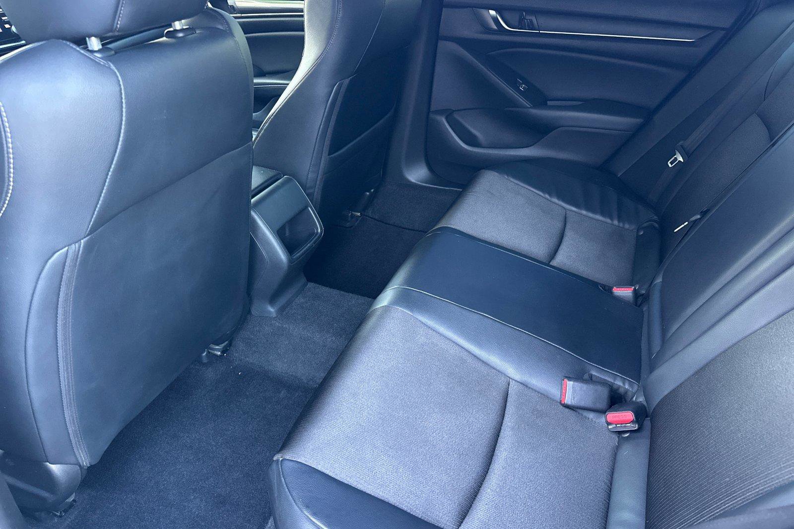 Used 2018 Honda Accord Sport image 14