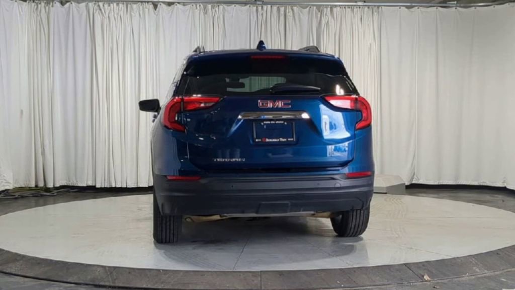 Used 2020 GMC Terrain SLE w/ Driver Convenience Package image 9
