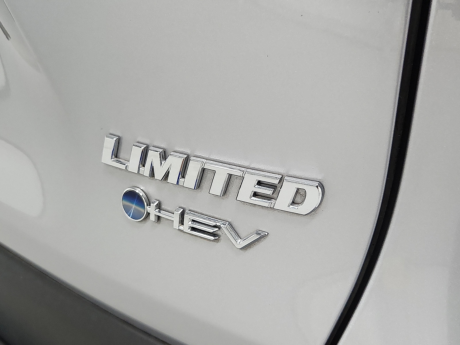 Used 2025 Toyota RAV4 Limited AWD/4WD image 20