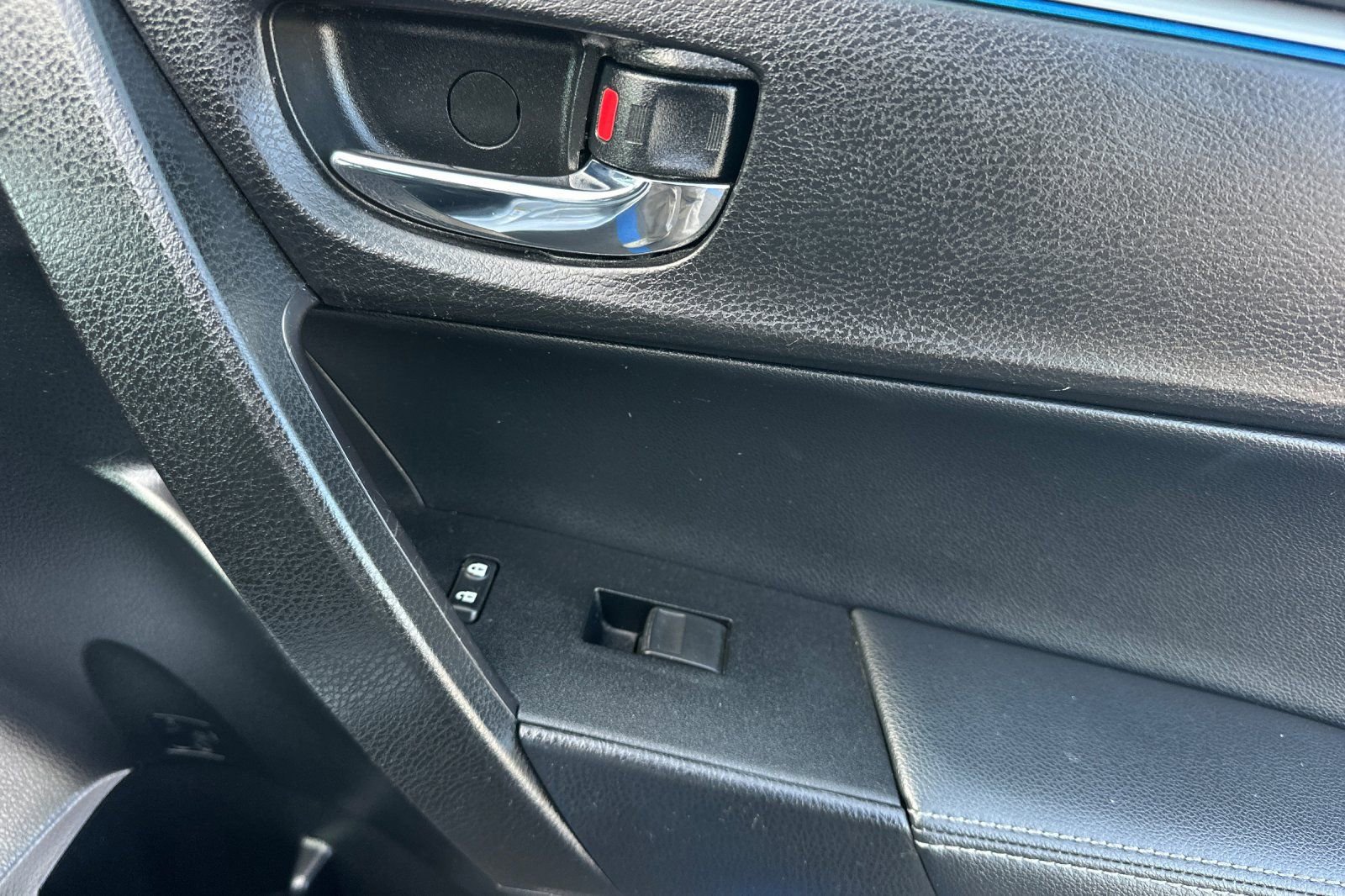 Used 2016 Toyota Corolla S image 20