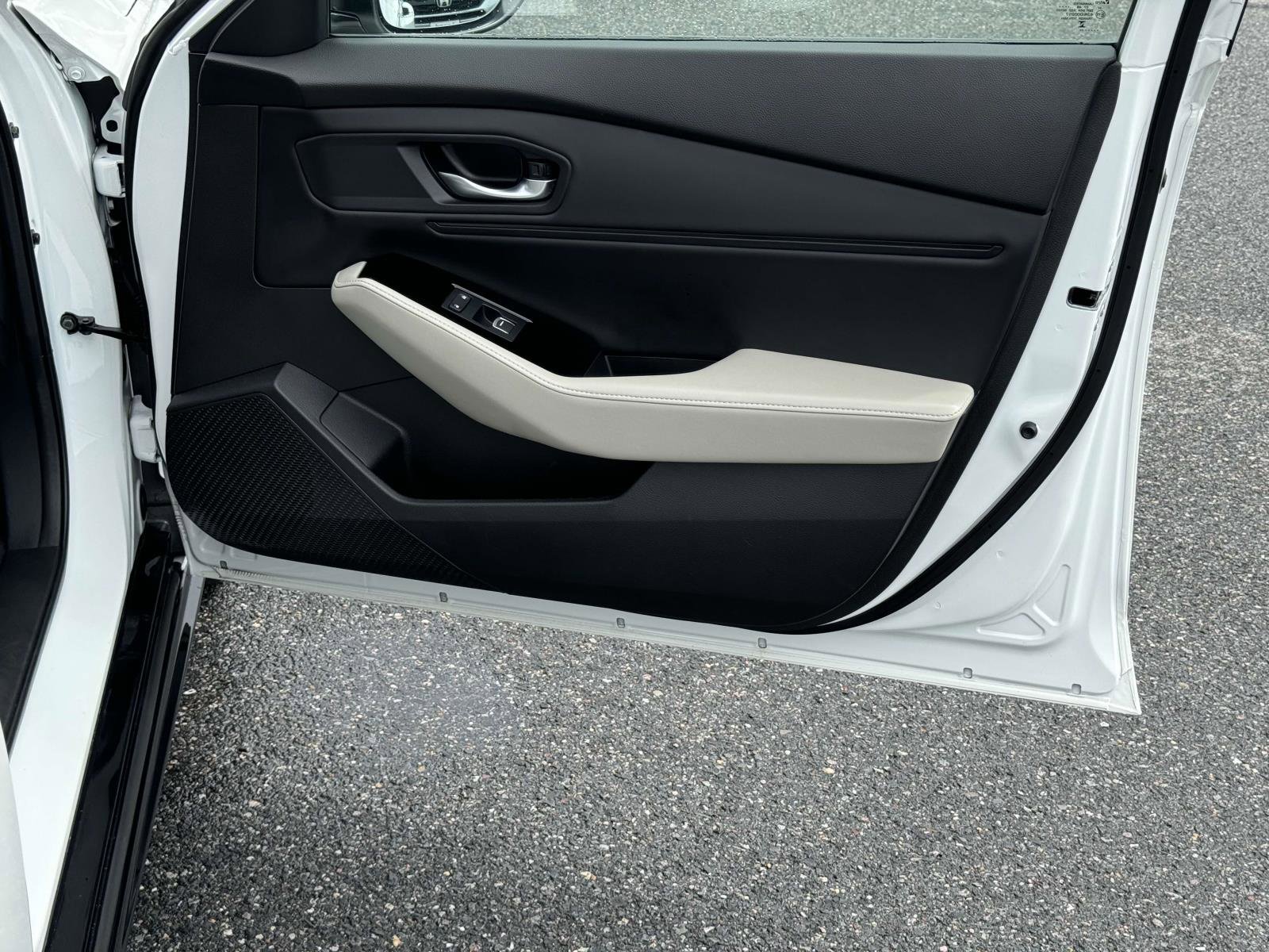 Certified 2023 Honda Accord Touring image 12