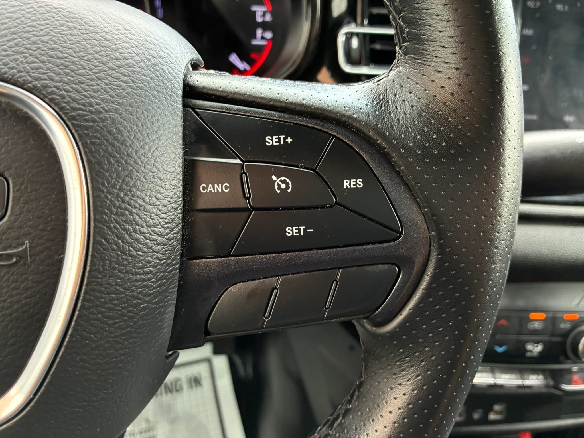 Used 2023 Dodge Durango SXT image 21