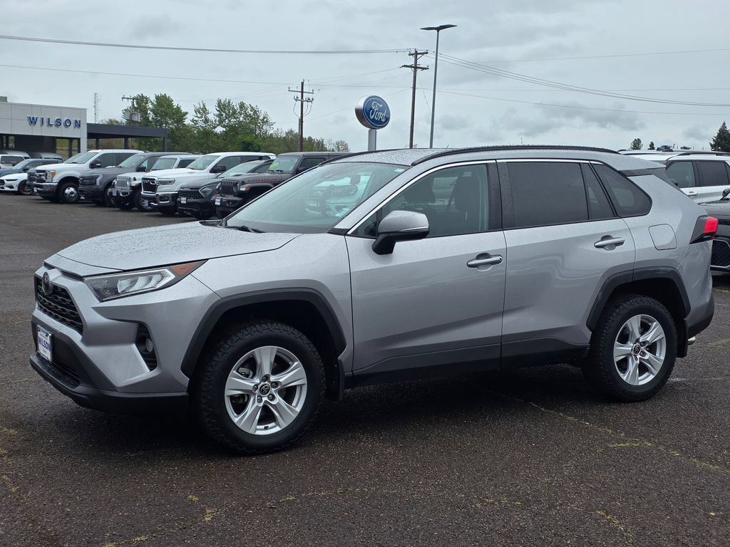 Used 2021 Toyota RAV4 XLE w/ XLE Grade Weather Package AWD/4WD image 31