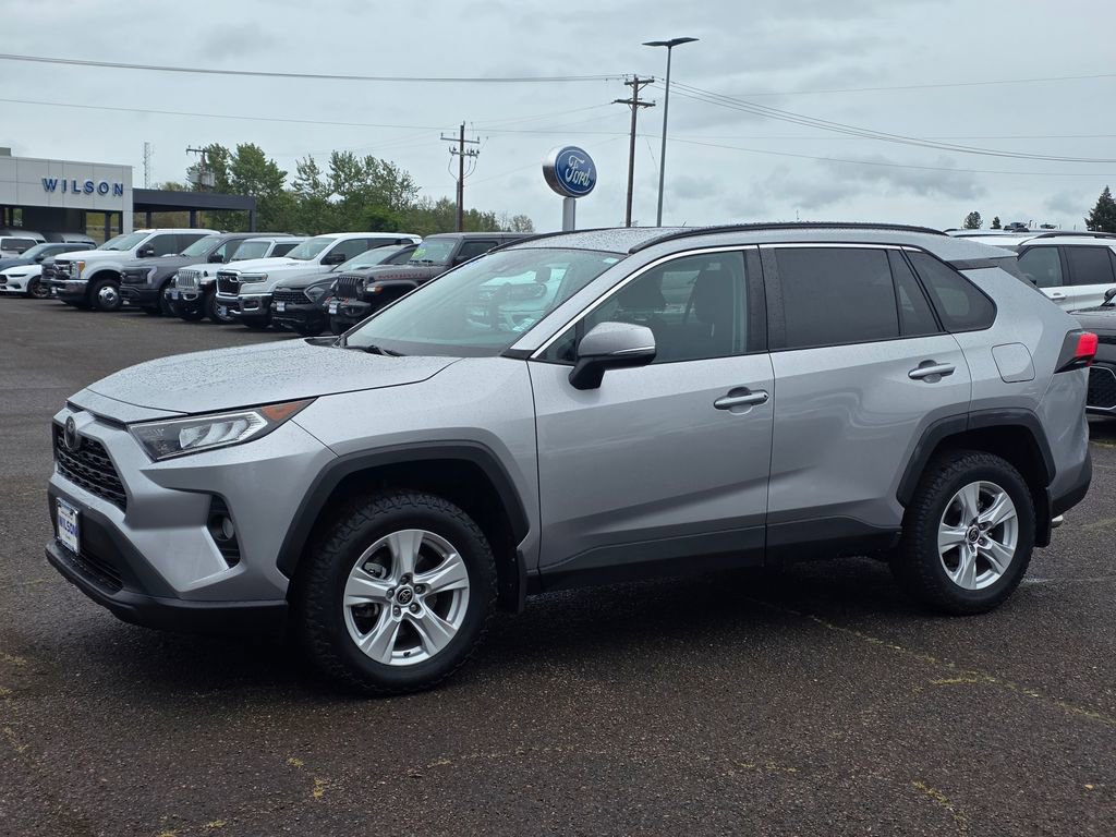 Used 2021 Toyota RAV4 XLE w/ XLE Grade Weather Package image 31