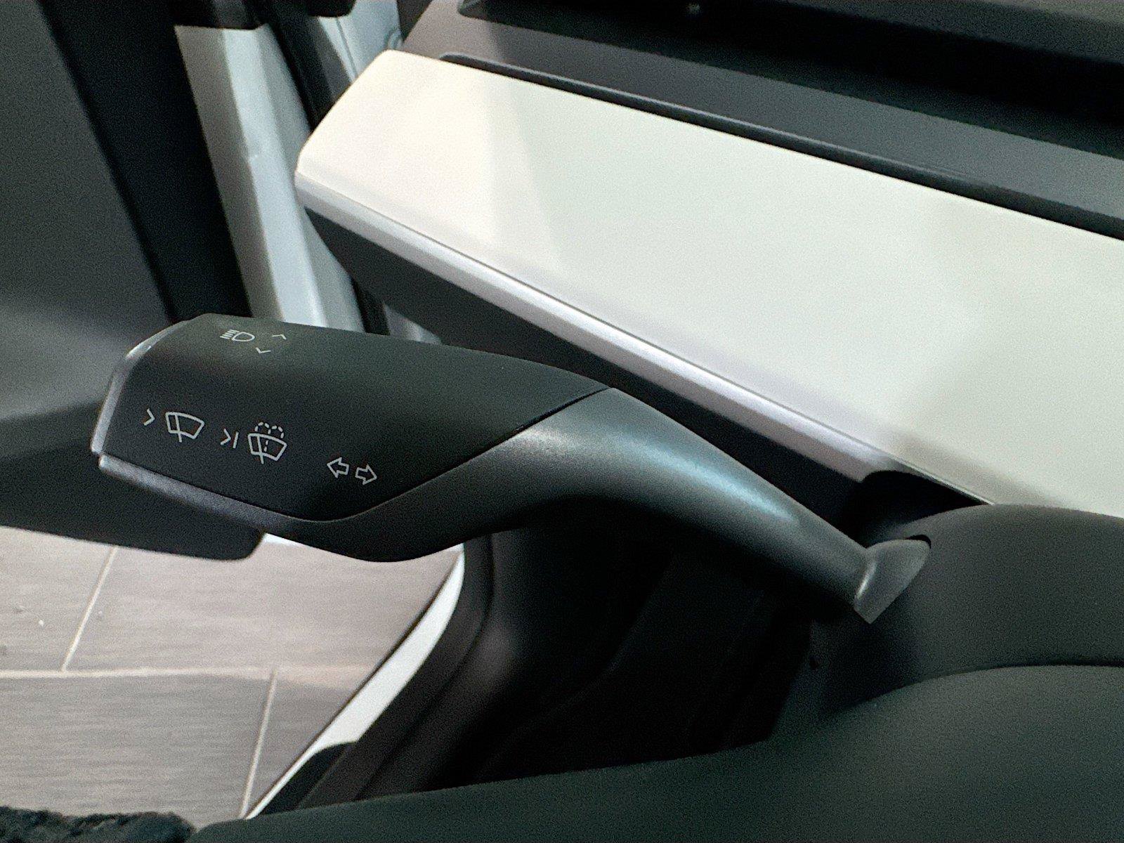Used 2025 Tesla Model Y Long Range AWD/4WD image 5