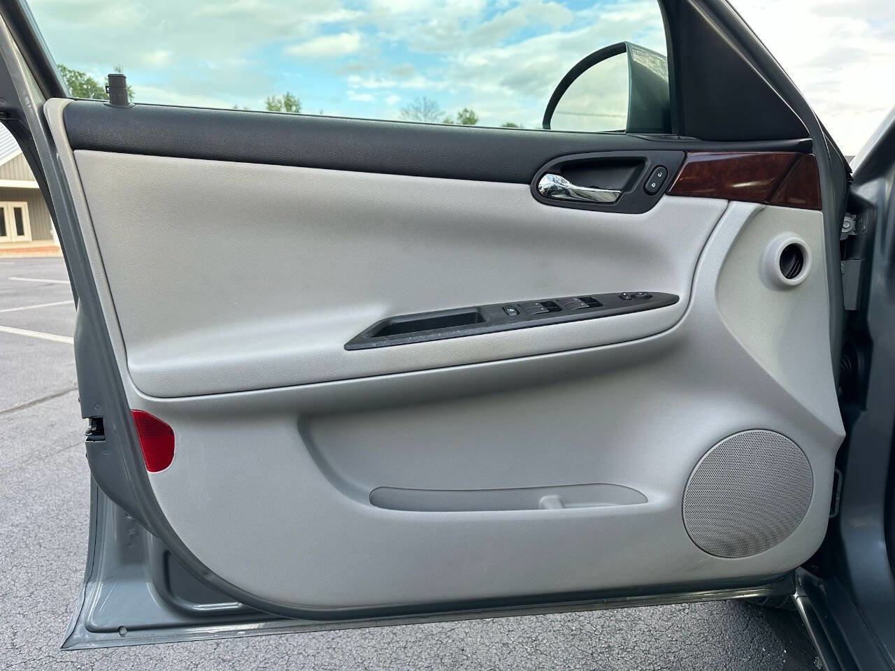 Used 2008 Chevrolet Impala LS image 11