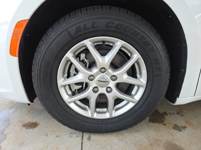 Used 2023 Chrysler Pacifica Touring-L FWD image 59