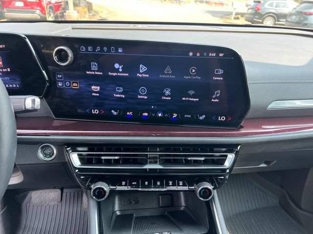 Used 2024 Chevrolet Traverse Z71 w/ LPO, Floor Liner Package AWD/4WD image 27