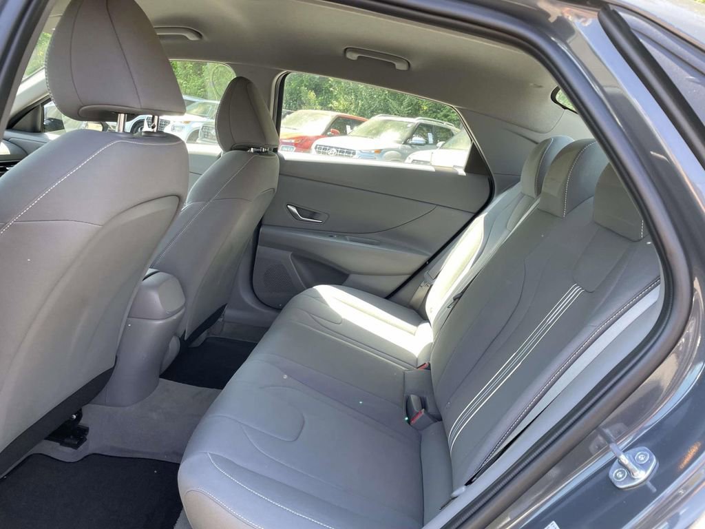 Certified 2023 Hyundai Elantra SEL w/ Convenience Package FWD image 10