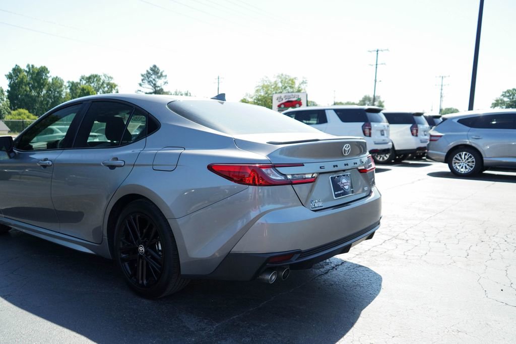 Used 2025 Toyota Camry SE w/ Convenience Package FWD image 20