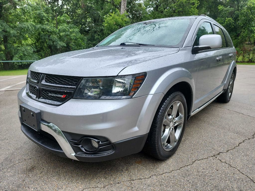 Used 2017 Dodge Journey Crossroad FWD image 3
