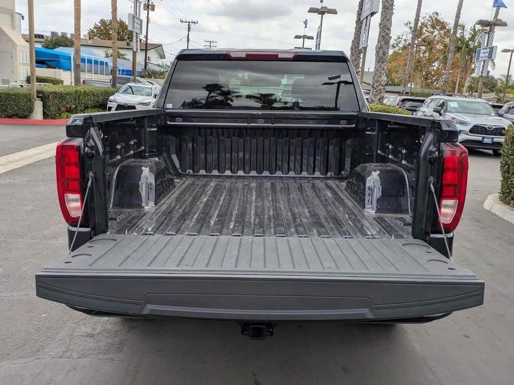 Used 2025 GMC Sierra 1500 Elevation image 18