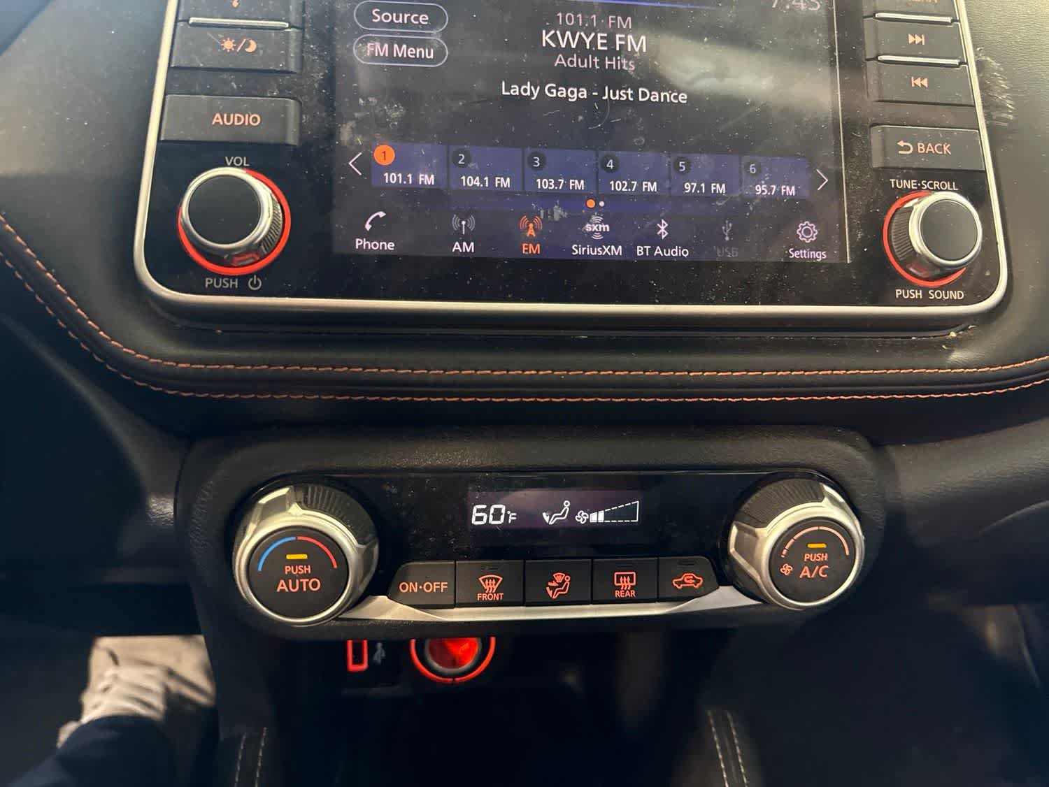 Used 2018 Nissan Kicks SR w/ Exterior Package FWD image 22