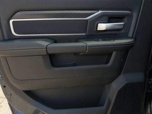 New 2026 RAM 2500 Big Horn AWD/4WD image 15