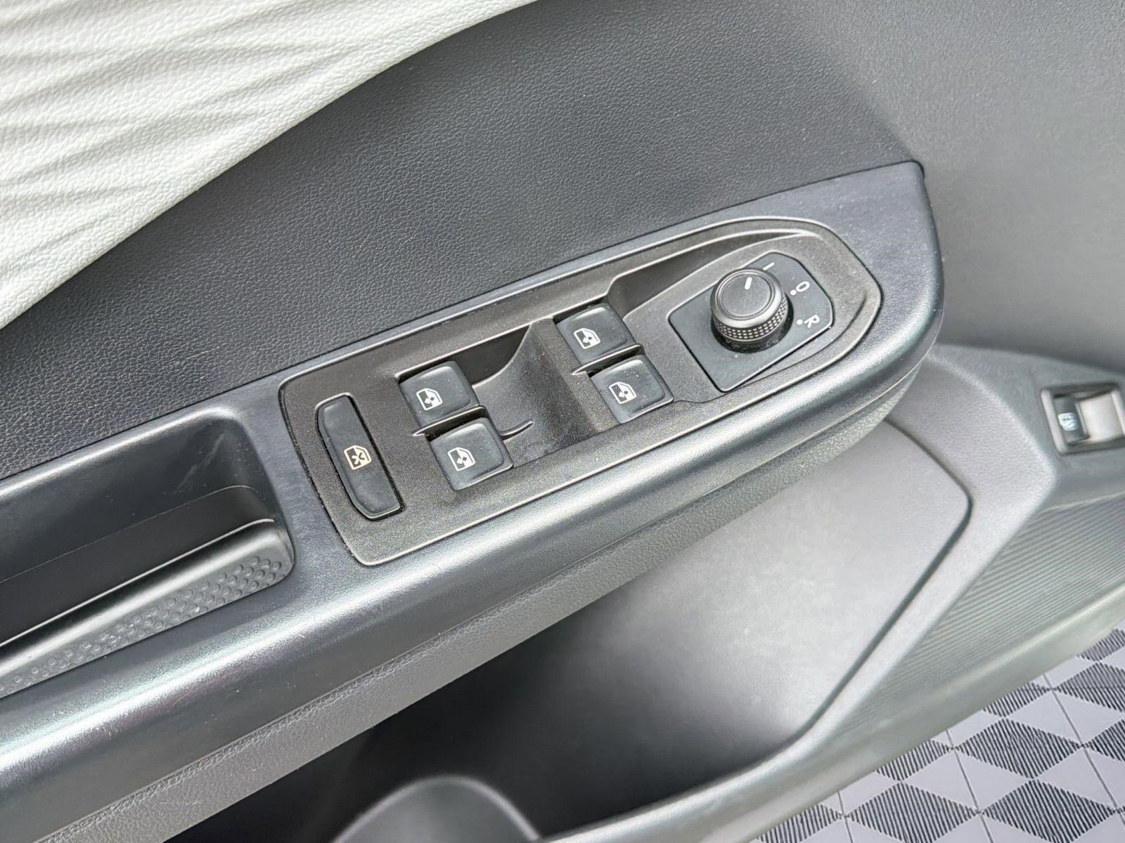 Certified 2024 Volkswagen Taos S FWD image 12
