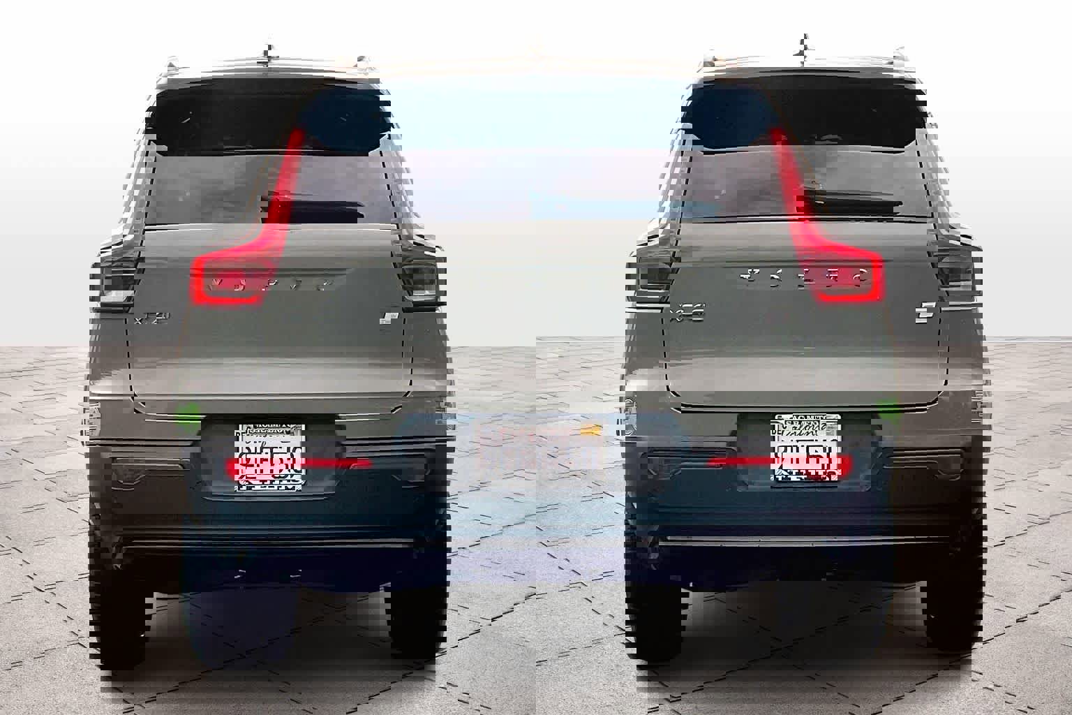 Used 2023 Volvo XC40 Recharge Ultimate image 7