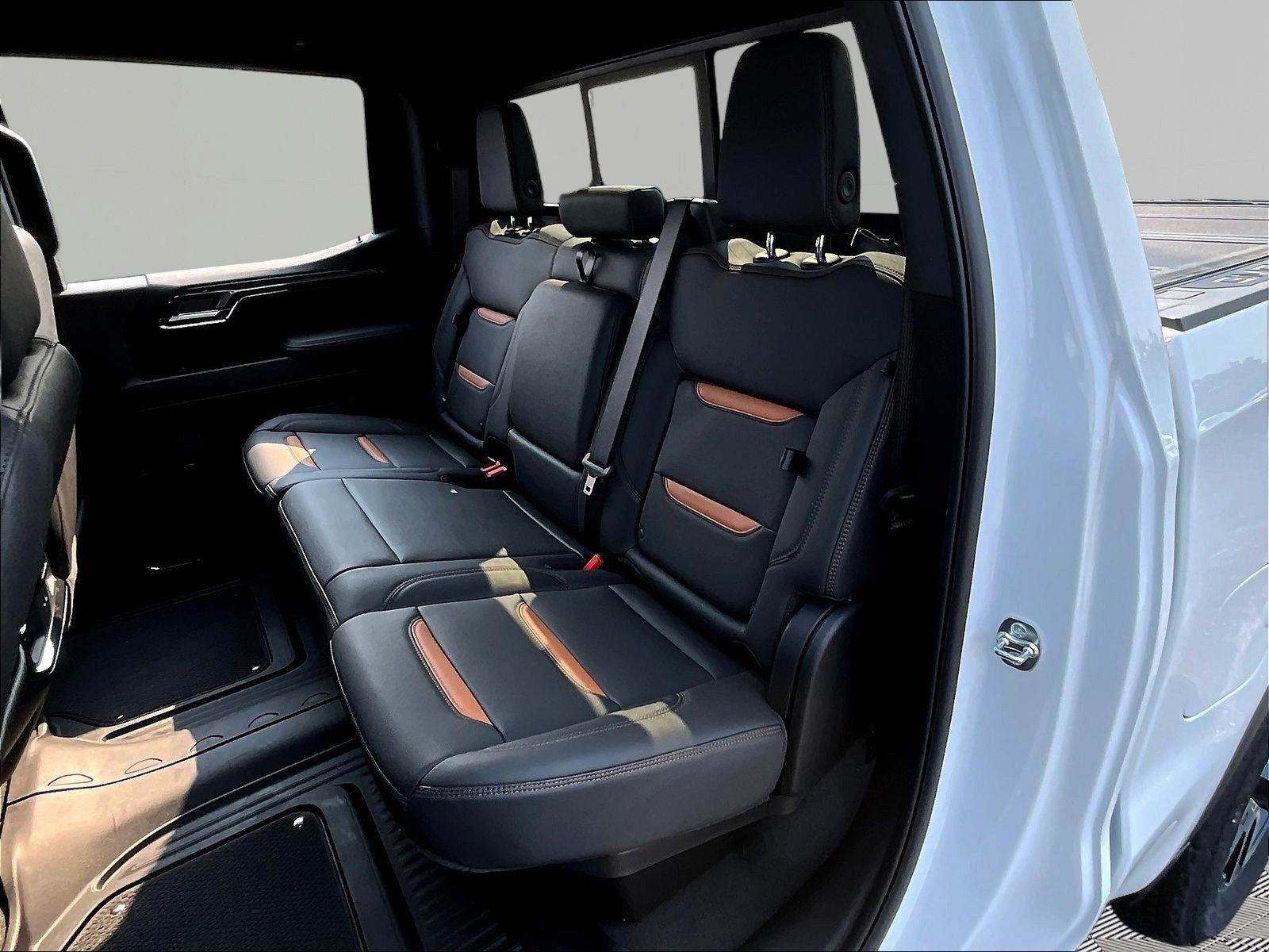 New 2026 GMC Sierra 1500 AT4 w/ AT4 Premium Package AWD/4WD image 17