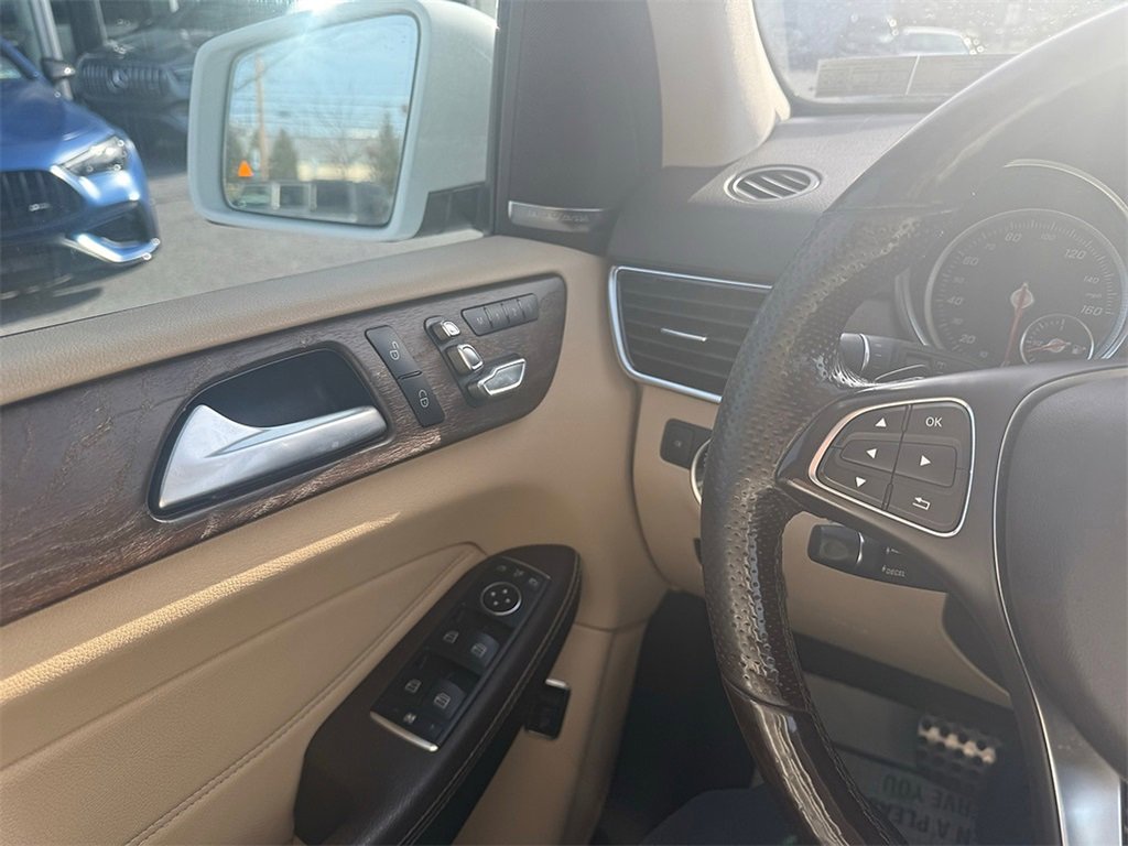 Used 2019 Mercedes-Benz GLE 400 4MATIC image 13