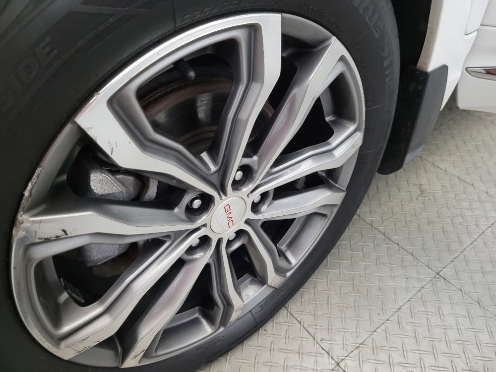 Used 2019 GMC Terrain Denali w/ Advanced Safety Package image 31