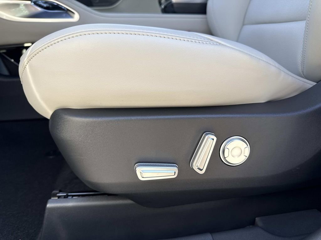 New 2026 Lincoln Nautilus Premier w/ Equipment Group 102A image 20