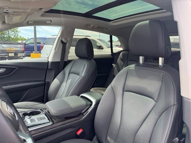 Used 2023 Audi Q8 Premium w/ Convenience Package AWD/4WD image 19
