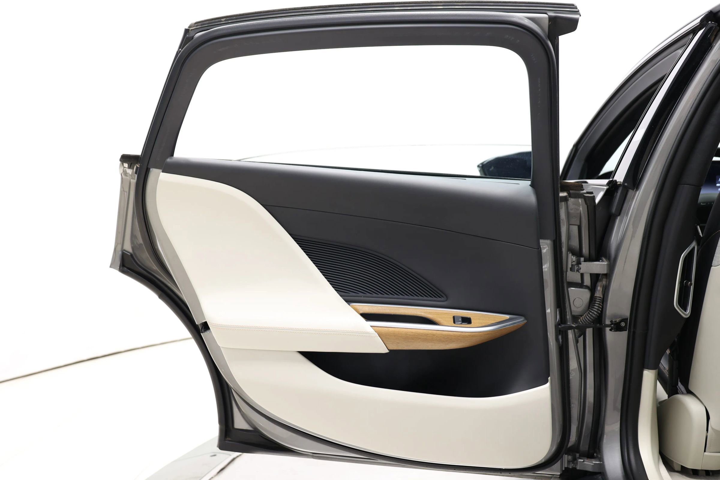 Used 2023 Lucid Air Grand Touring image 44