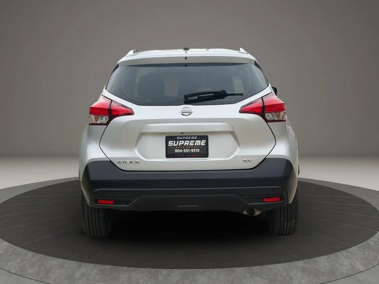 Used 2019 Nissan Kicks SV FWD image 4