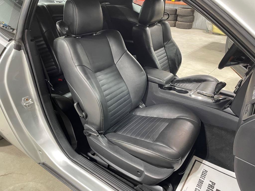 Used 2010 Dodge Challenger R/T RWD image 16