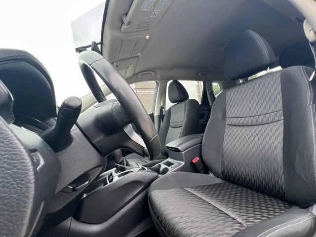 Used 2017 Nissan Rogue SV AWD/4WD image 16
