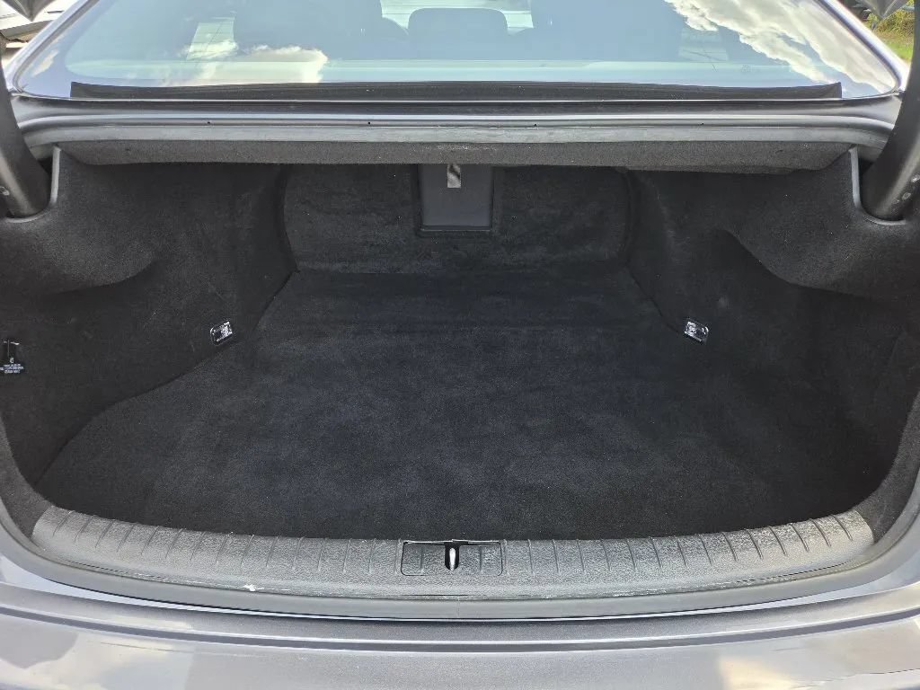 Used 2016 Hyundai Genesis 3.8 RWD image 7