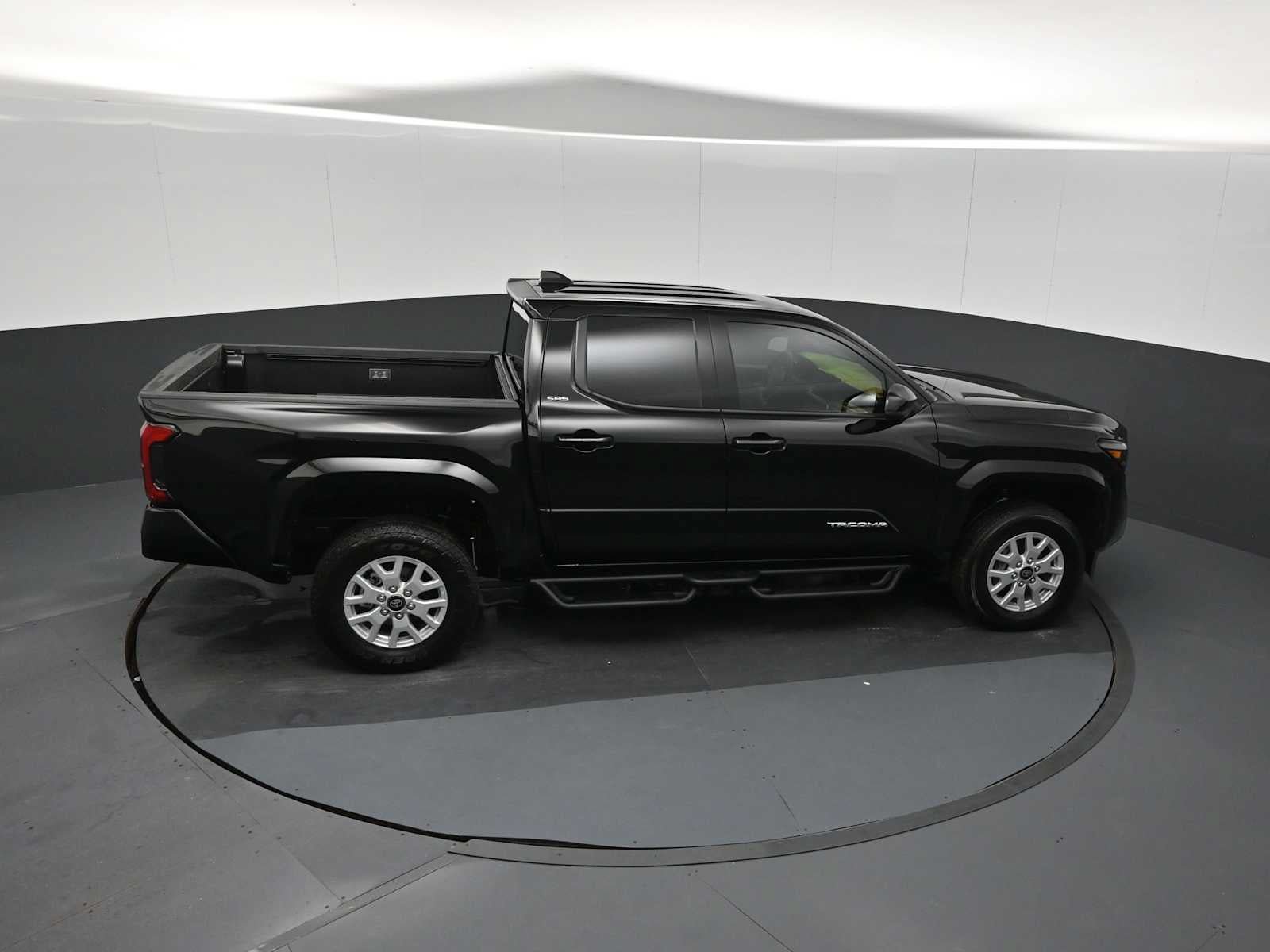 Used 2025 Toyota Tacoma SR5 RWD image 17