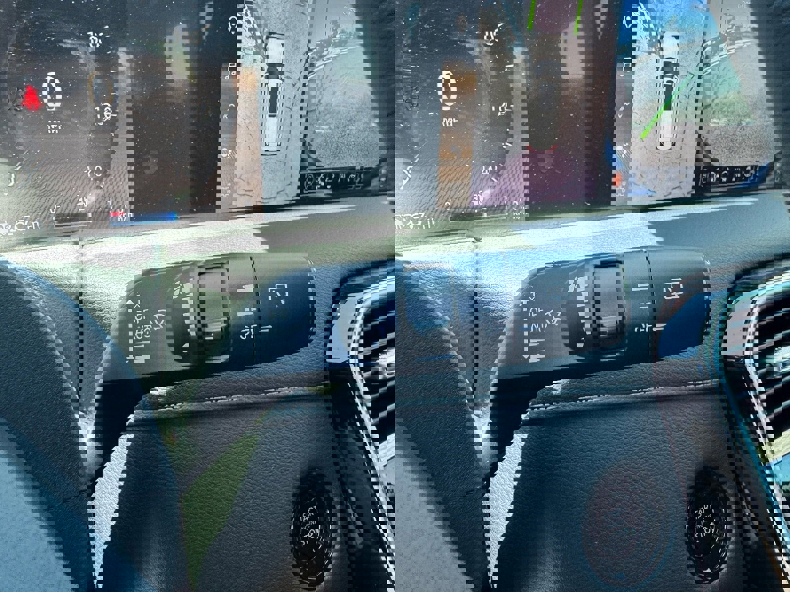 New 2025 Nissan Armada SL w/ Captain's Chari Seat Package image 16