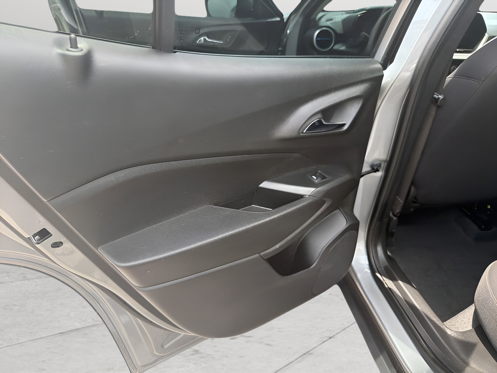 Used 2026 Chevrolet Trax LS w/ LS Convenience Package FWD image 24
