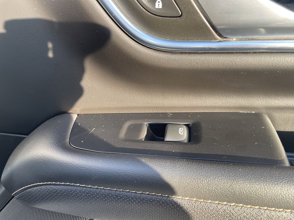 Used 2023 GMC Yukon SLT image 65