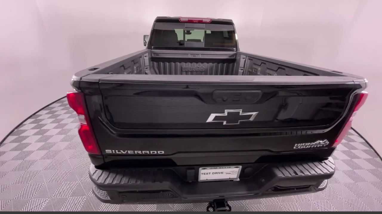 Used 2022 Chevrolet Silverado 2500 High Country w/ Z71 Off-Road Package image 7