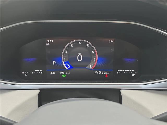 Used 2025 Volkswagen Taos SE image 11